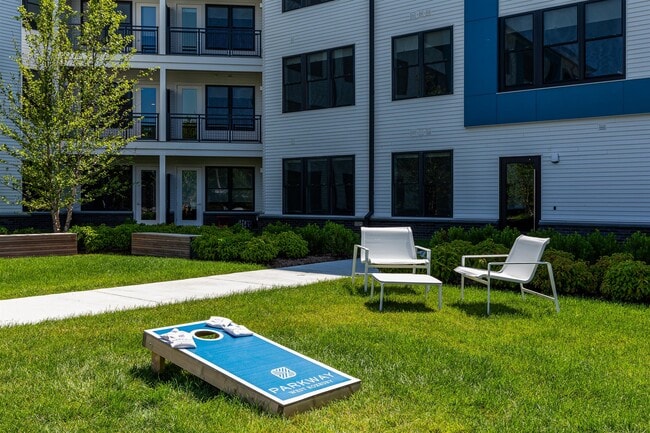 Building Photo - Parkway Apartments