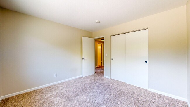 Building Photo - Rincon Valley Single Level, Landscaper Included!