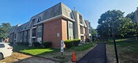Building Photo - 302 Knights Bridge Dr