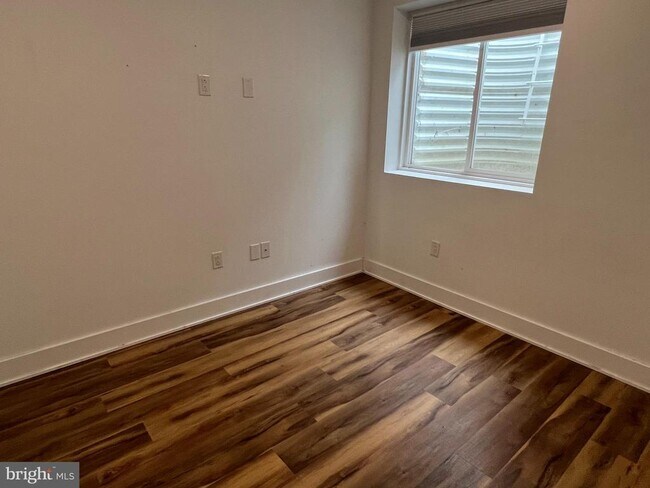 Building Photo - 1431 N 28th St