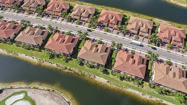 Building Photo - 10792 Tarflower Dr