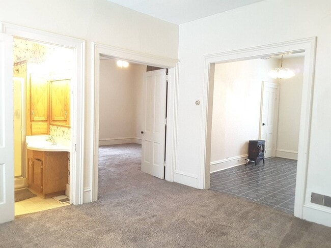 Building Photo - 813 S 8th St