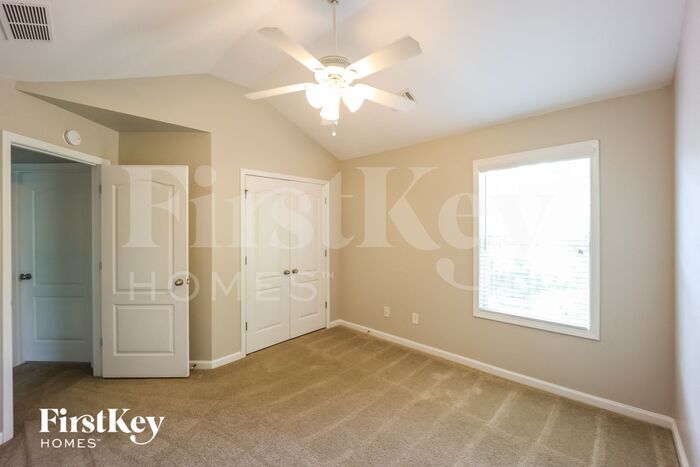 Building Photo - 79 Stonebridge Crossing