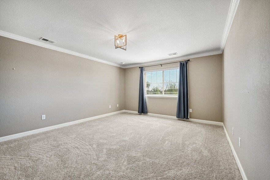 Building Photo - 917 Old Wagon Trail Cir