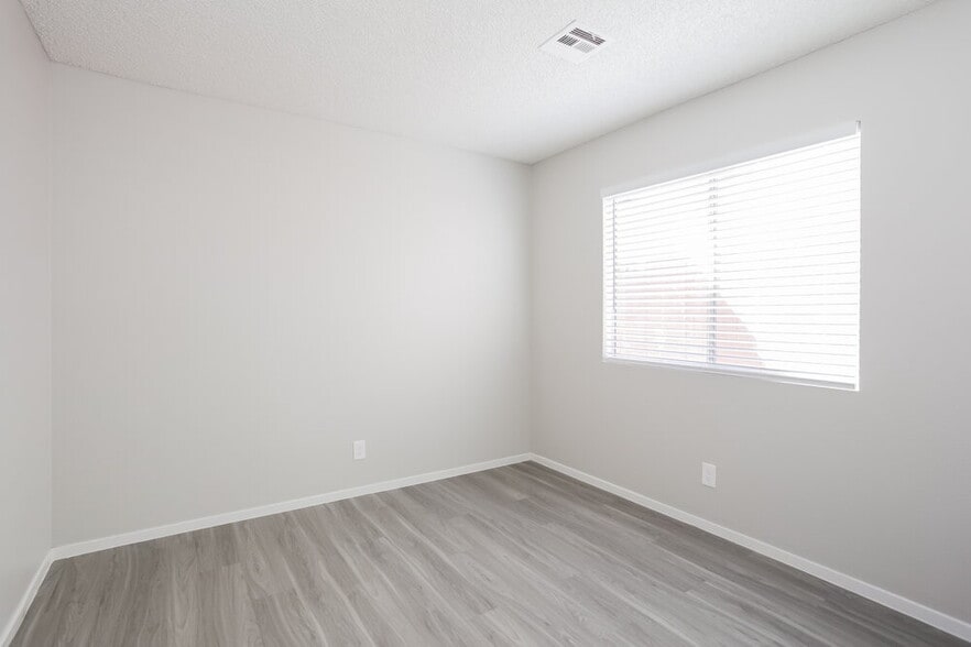 Building Photo - 361 Clover Glen Ct