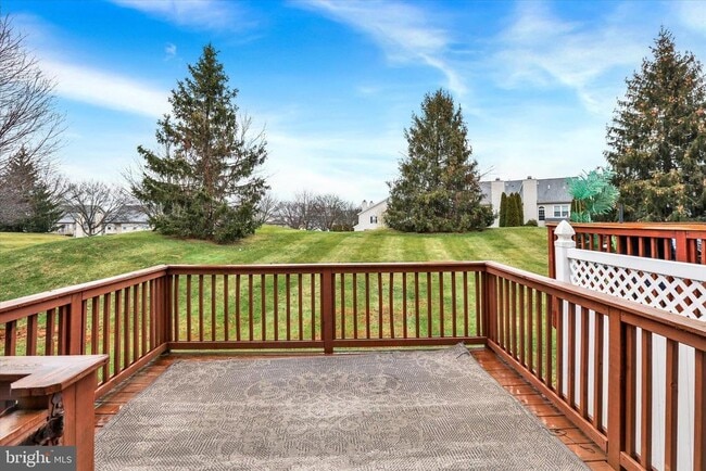 Building Photo - 102 Julian Dr E