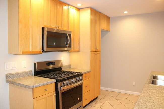 Building Photo - 10622 Hermosa Dr