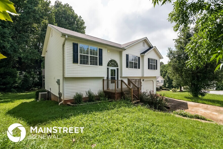 Building Photo - 5075 Memory Ln