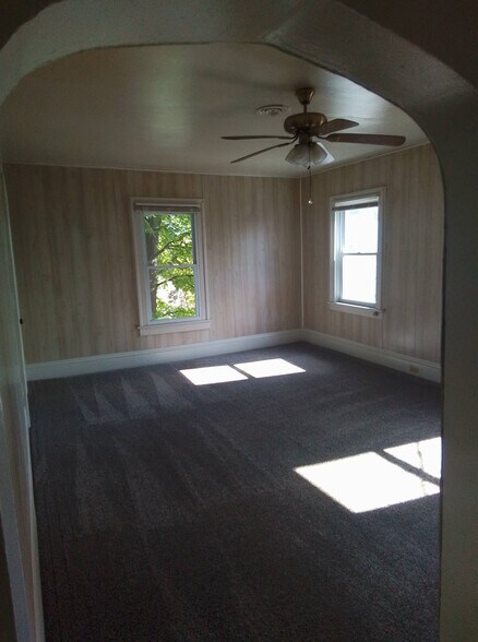 Building Photo - 226 Curry Ct