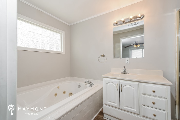 Building Photo - 1825 Glenside Dr