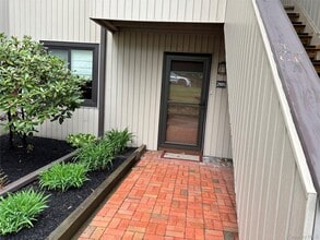 Building Photo - 2905 Fox Ln