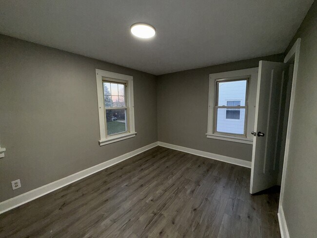 Building Photo - 11104 Lincoln Ave