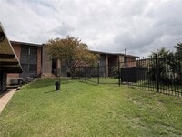 Building Photo - 3304 Red River St