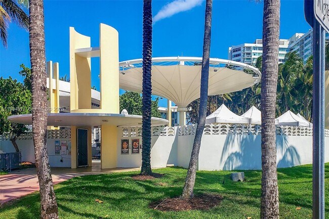 Building Photo - 8430 Harding Ave