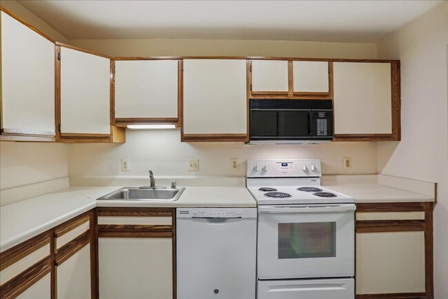 Building Photo - Ground Level Condo in Gaithersburg - 1 bed, 1 bath