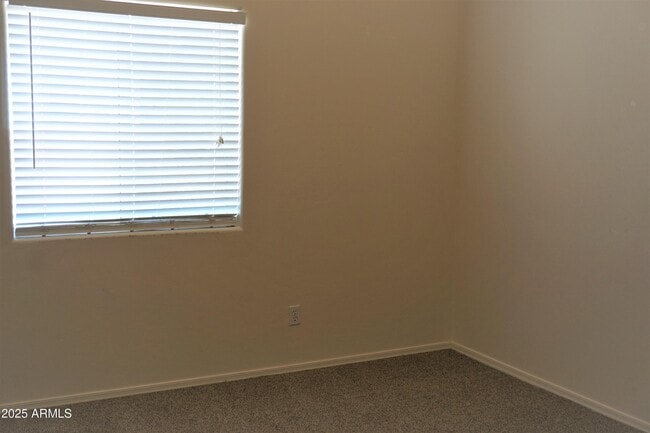 Building Photo - 1517 Skyline Ave