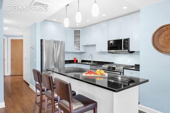 Building Photo - 316 2nd St