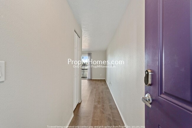 Building Photo - Beautiful Condo Living in the Heart of Tua...