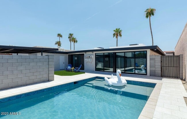 Building Photo - 7834 E Glenrosa Ave