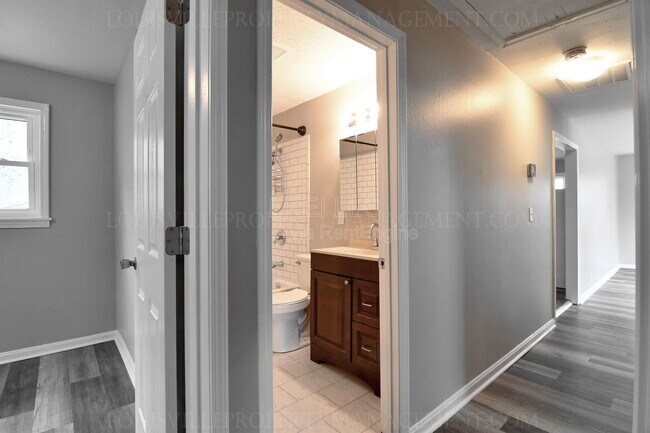 Building Photo - 9002 Whippoorwill Rd