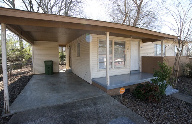 Building Photo - 3 Bedroom Cottage - COMING SOON!