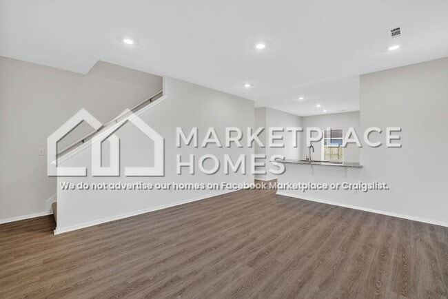 Building Photo - 2644 E Gila Wy