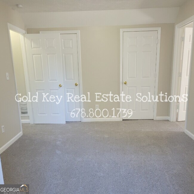 Building Photo - 915 Burning Bush Dr