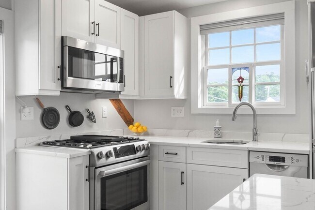 Building Photo - 46 Granite St