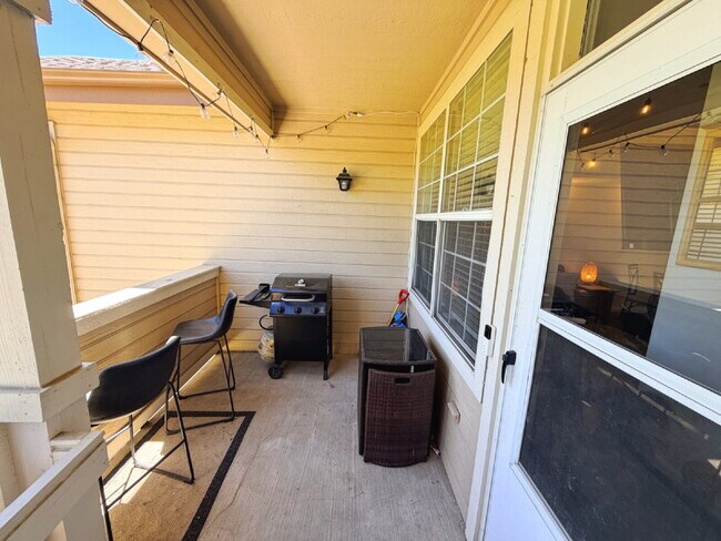 Building Photo - Rare opportunity to lease a golf course-view condo in one of Littleton's most convenient locations!