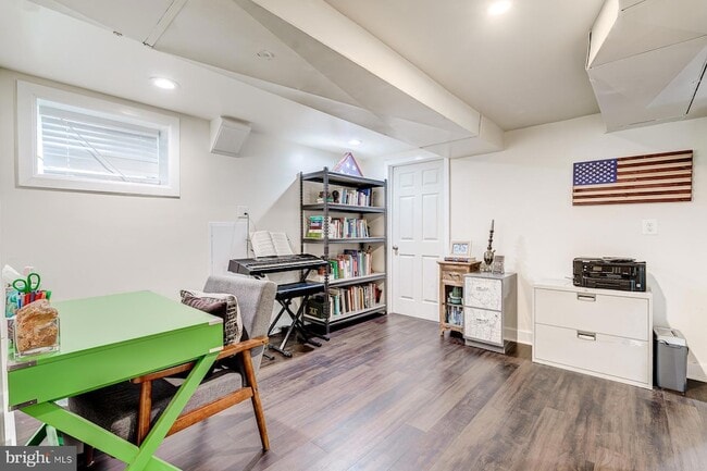 Building Photo - 7806 Jansen Dr