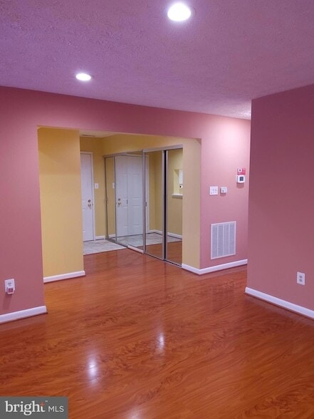 Building Photo - 2109 Woodbox Ln Unit 2109B