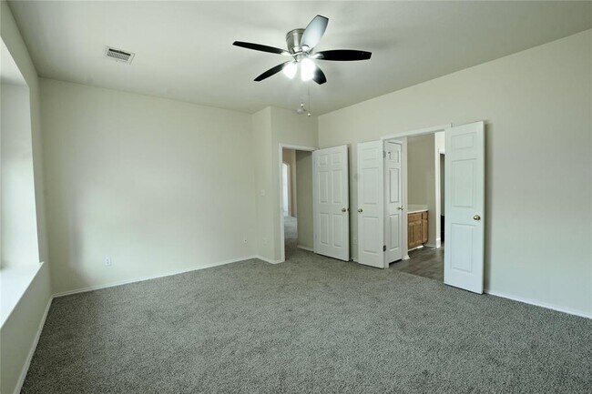 Building Photo - 704 Thrush Dr