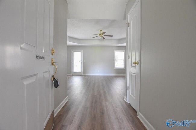 Building Photo - 136 Populus Dr