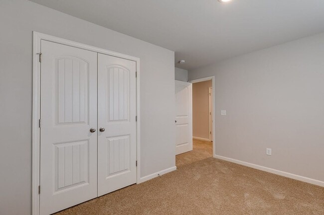 Building Photo - COMING SOON - Beautiful Fountain Inn home!  RARE FIND – Spacious 5 Bedroom Home with 1 Month FREE...