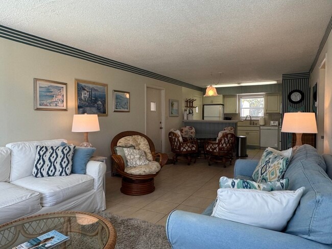 Building Photo - 1501 NE Ocean Blvd