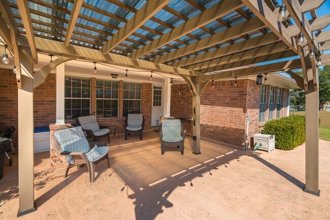 Building Photo - 13417 Bunker Hill Dr