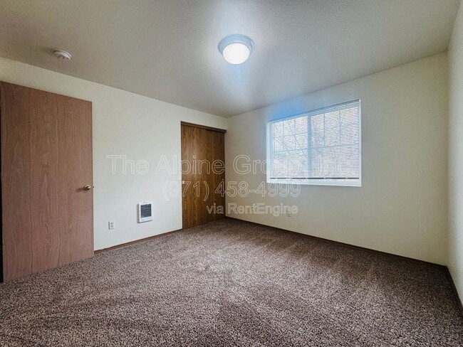 Building Photo - 8314 SE Yamhill St