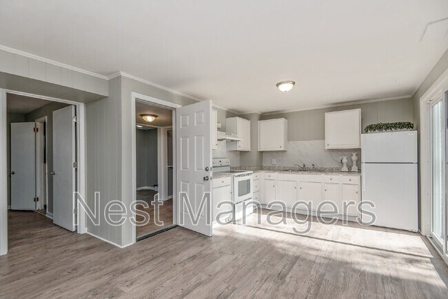 Building Photo - 1401 Briarcliff Dr