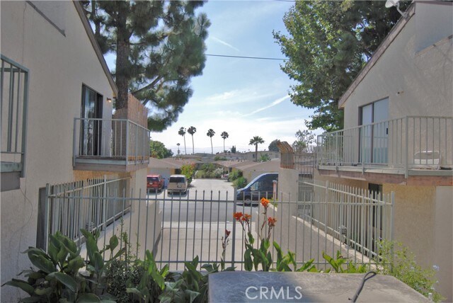 Building Photo - 746 N Eucalyptus Ave