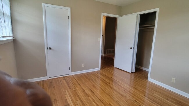 Building Photo - 6408 Robinhood Ln NW