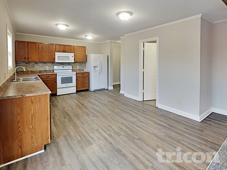 Building Photo - 2609 Woodfield Blvd