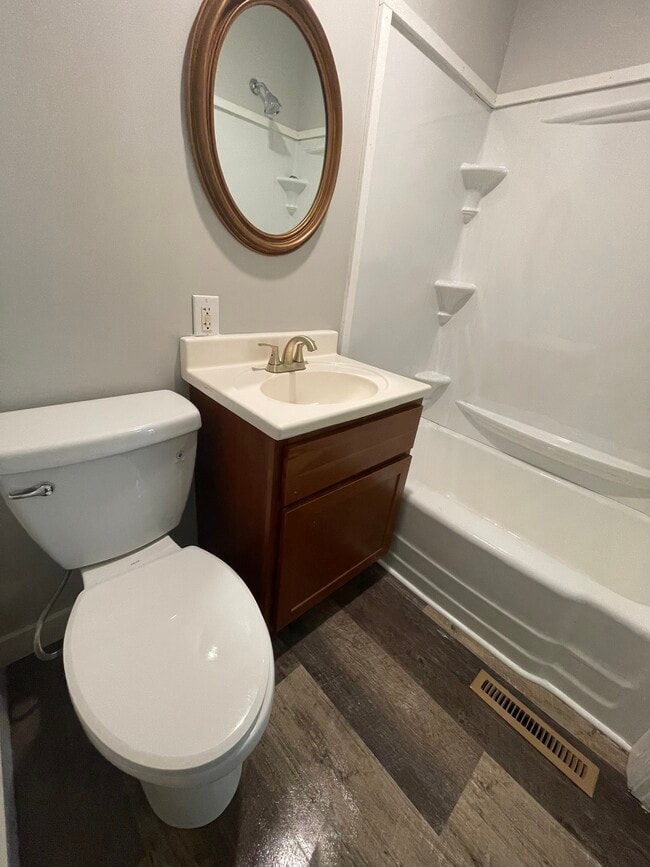 Building Photo - 2753 Mercer Rd