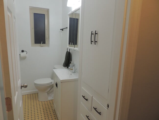 Building Photo - 9663 West Ave