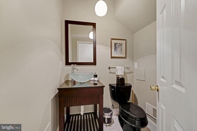 Building Photo - 2717 13th St NW