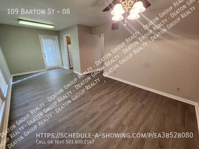 Building Photo - 109 Barton St