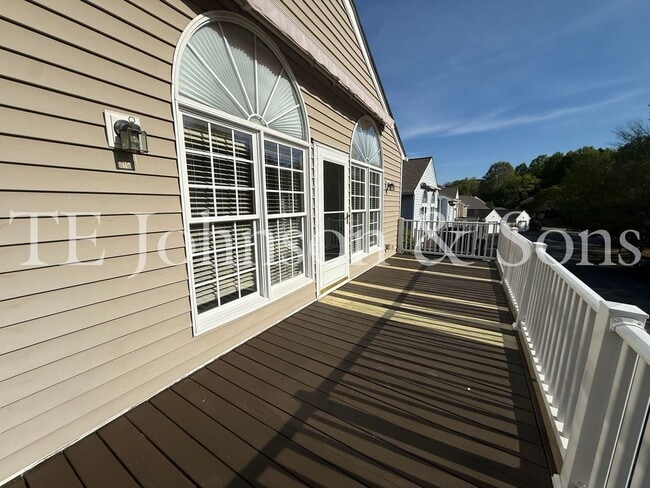 Building Photo - Spacious 3BR Home with Vaulted Ceilings, Gas Logs & Two Car Garage in Winston-Salem