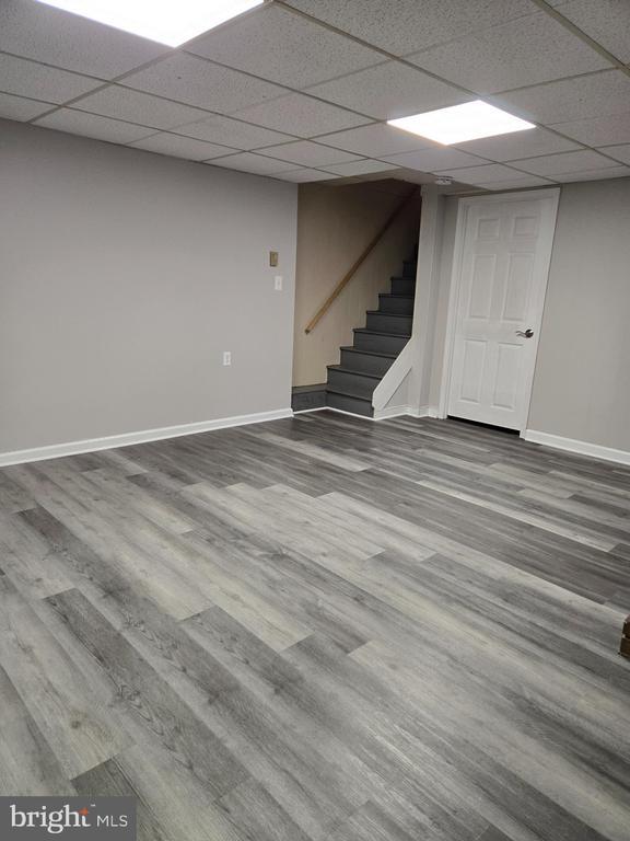 Building Photo - 102 W Broad St