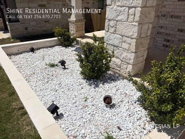 Building Photo - 1729 Friesian Lp