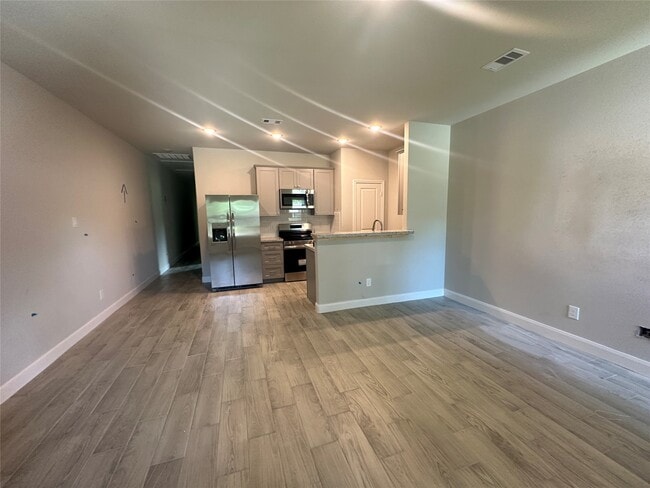 Building Photo - 104 Turner Dr