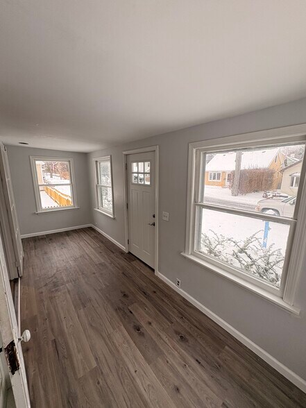 Building Photo - 66 Sea View Ave